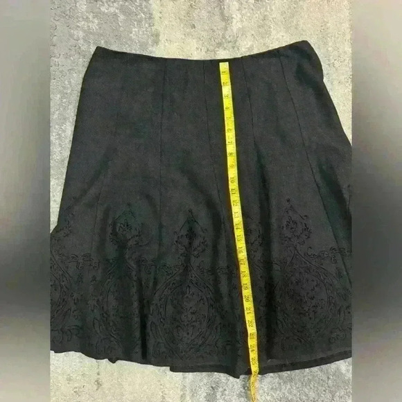 Women’s Gray Covington Skirt - Picture 6 of 6